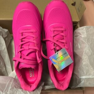 Hot pink Sketchers Street with air-cooled memory foam. New never worn with box.
